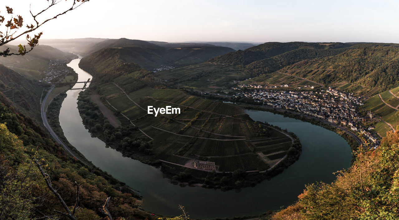 HIGH ANGLE VIEW OF MOUNTAIN