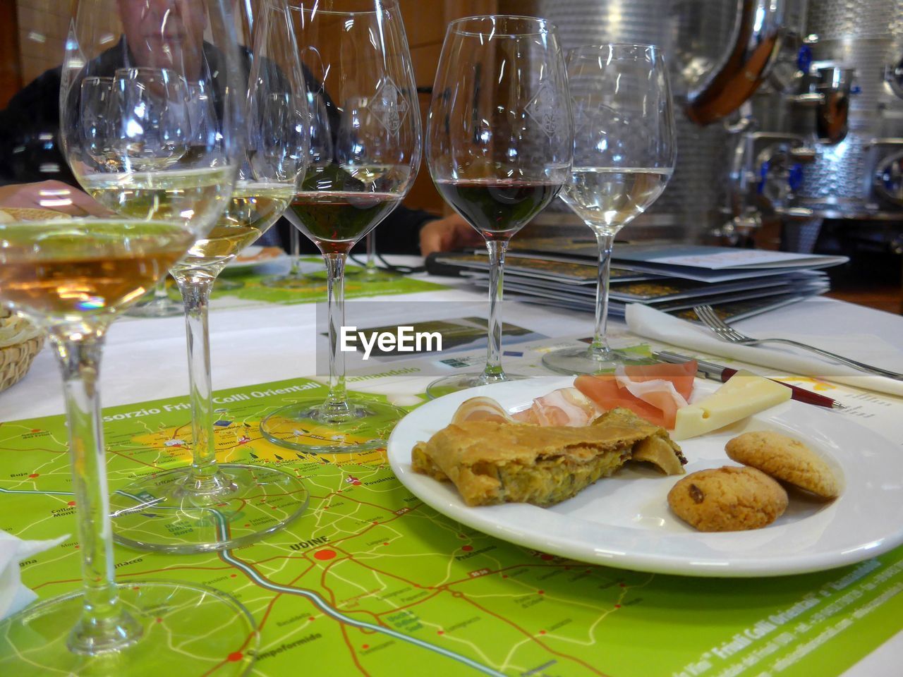 CLOSE-UP OF FOOD ON TABLE