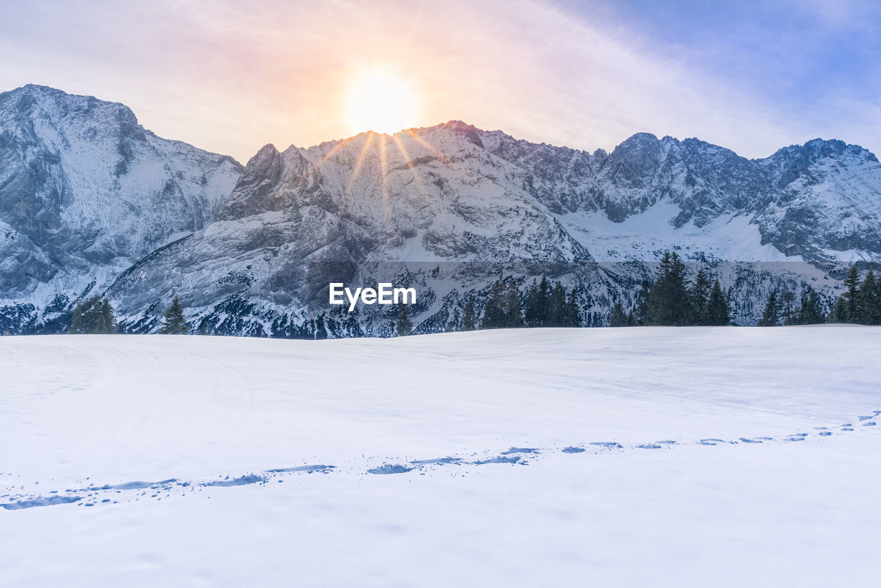 SCENIC VIEW OF SNOWCAPPED MOUNTAINS