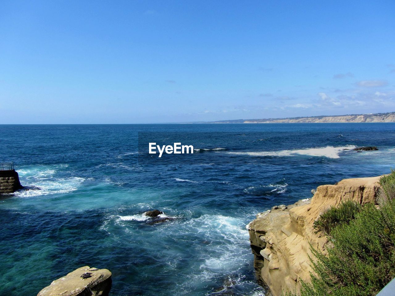 VIEW OF SEA AGAINST CLEAR BLUE SKY