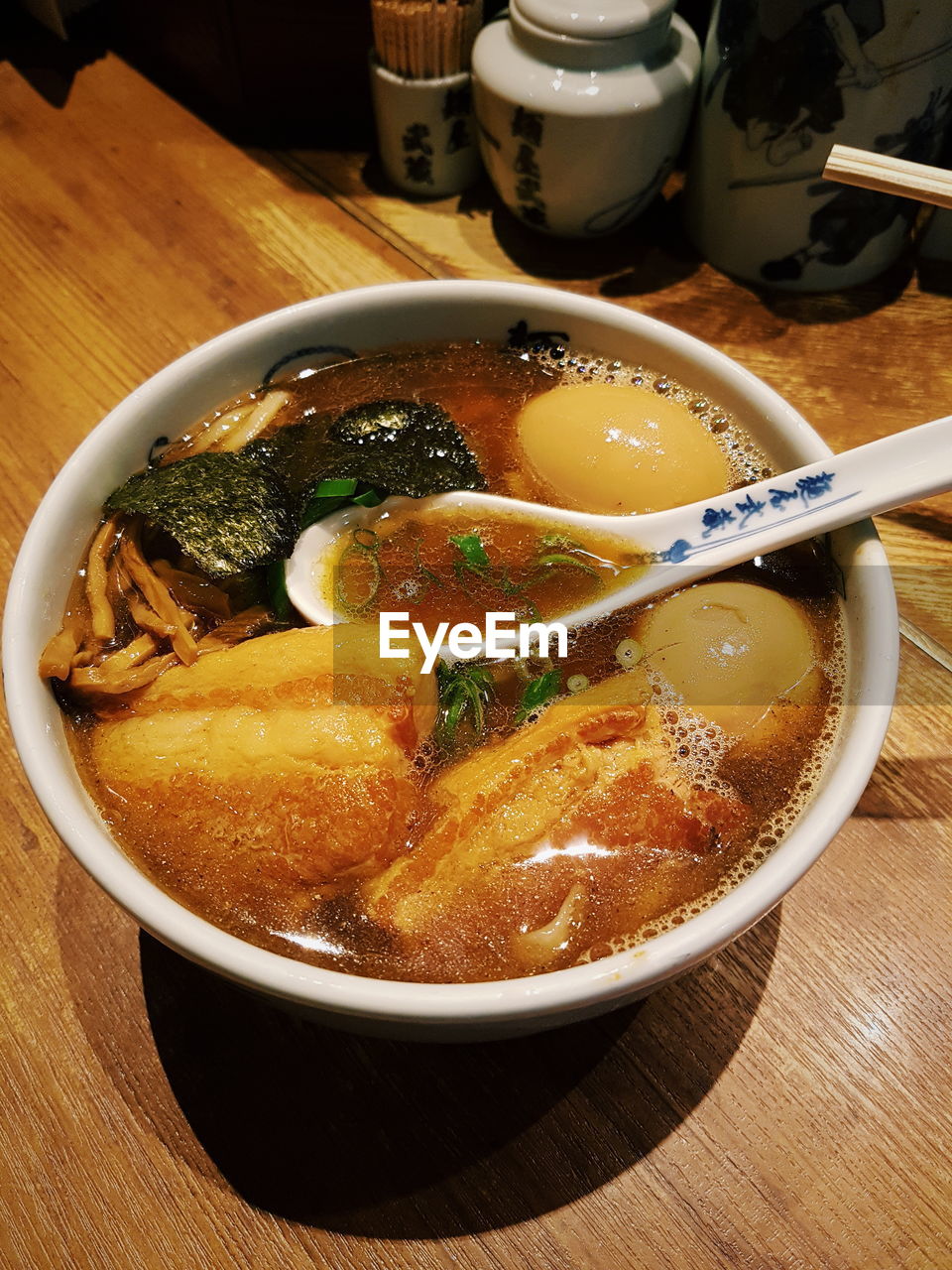 CLOSE-UP OF SOUP IN BOWL