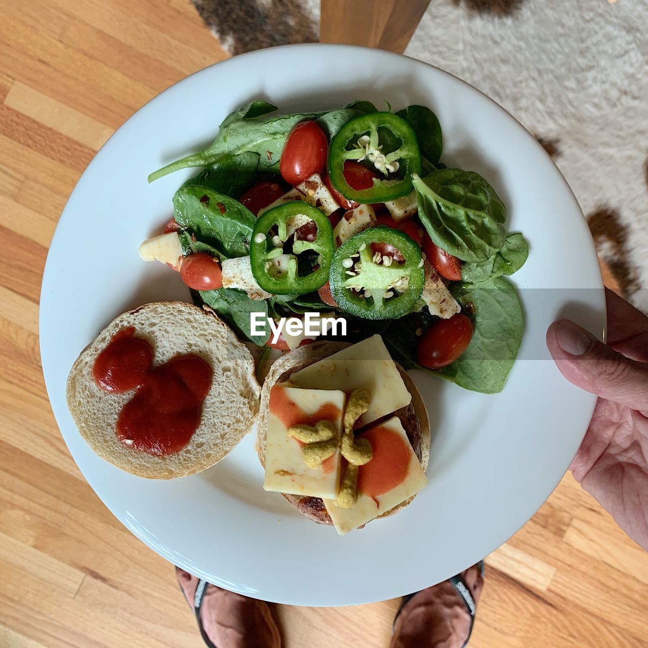 HIGH ANGLE VIEW OF DESSERT IN PLATE