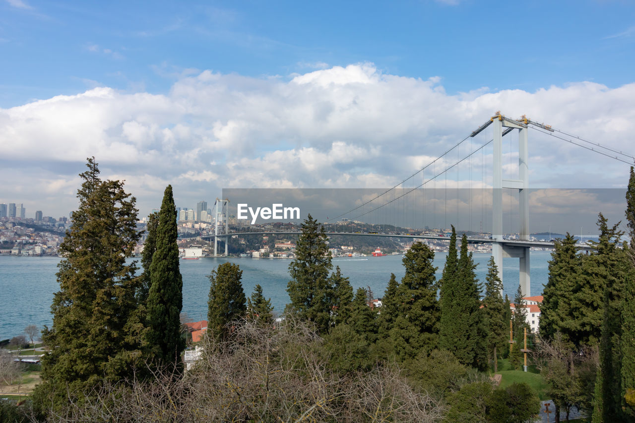 Bosphorus bridge from nakkastepe public garden in istanbul