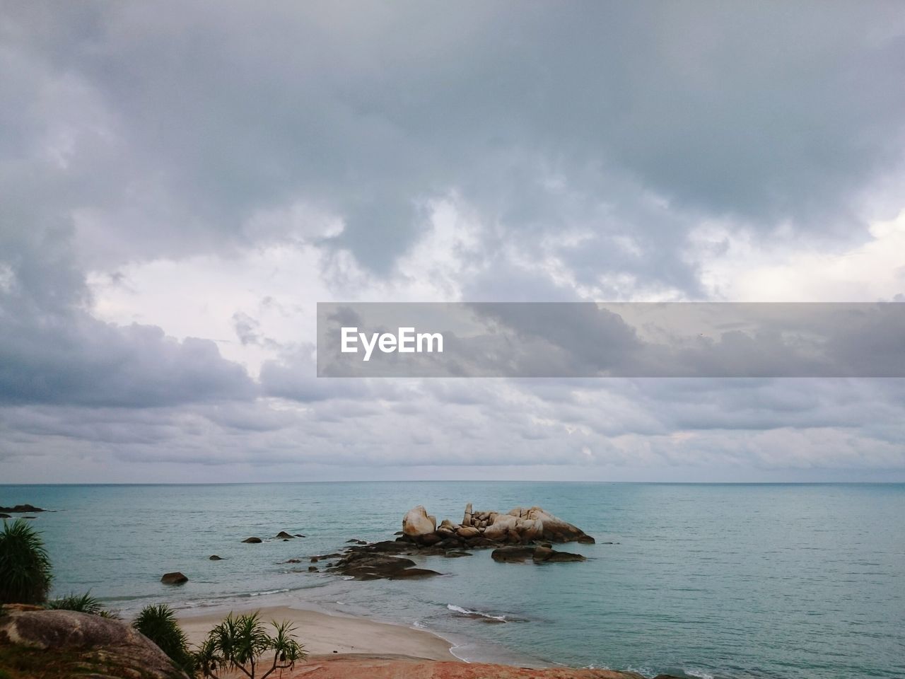 IDYLLIC VIEW OF SEA AGAINST SKY