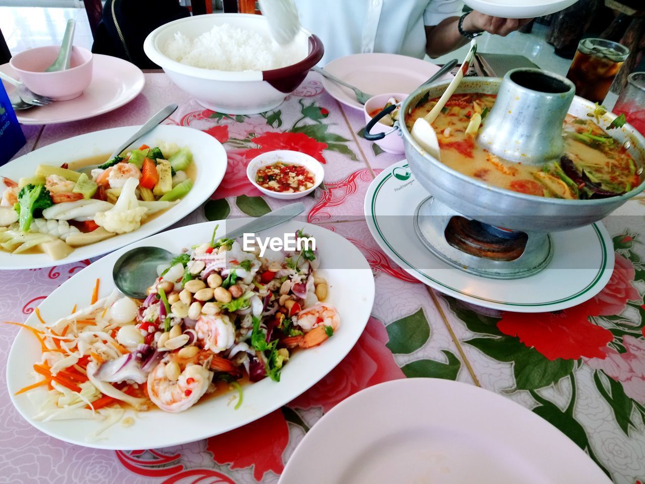 HIGH ANGLE VIEW OF FOOD SERVED IN RESTAURANT