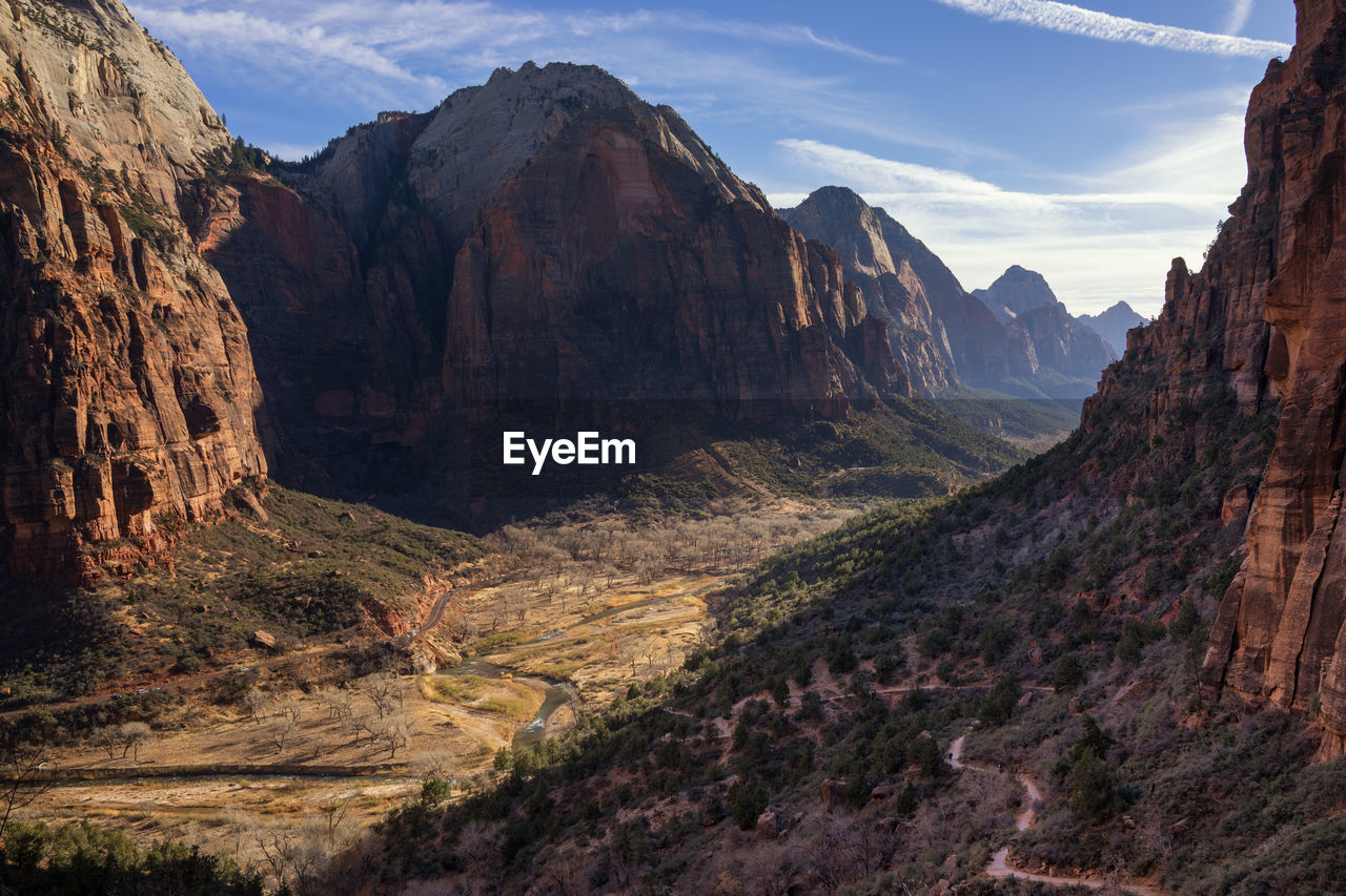 SCENIC VIEW OF MOUNTAIN