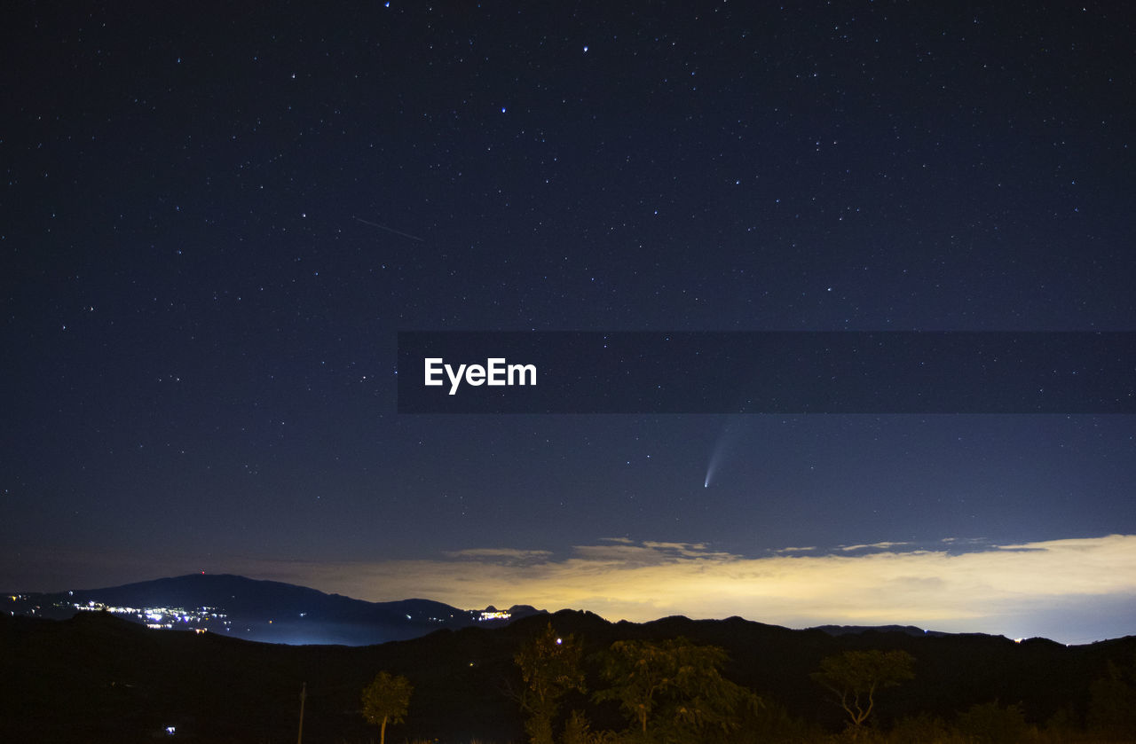 Comet and starry sky in peglio