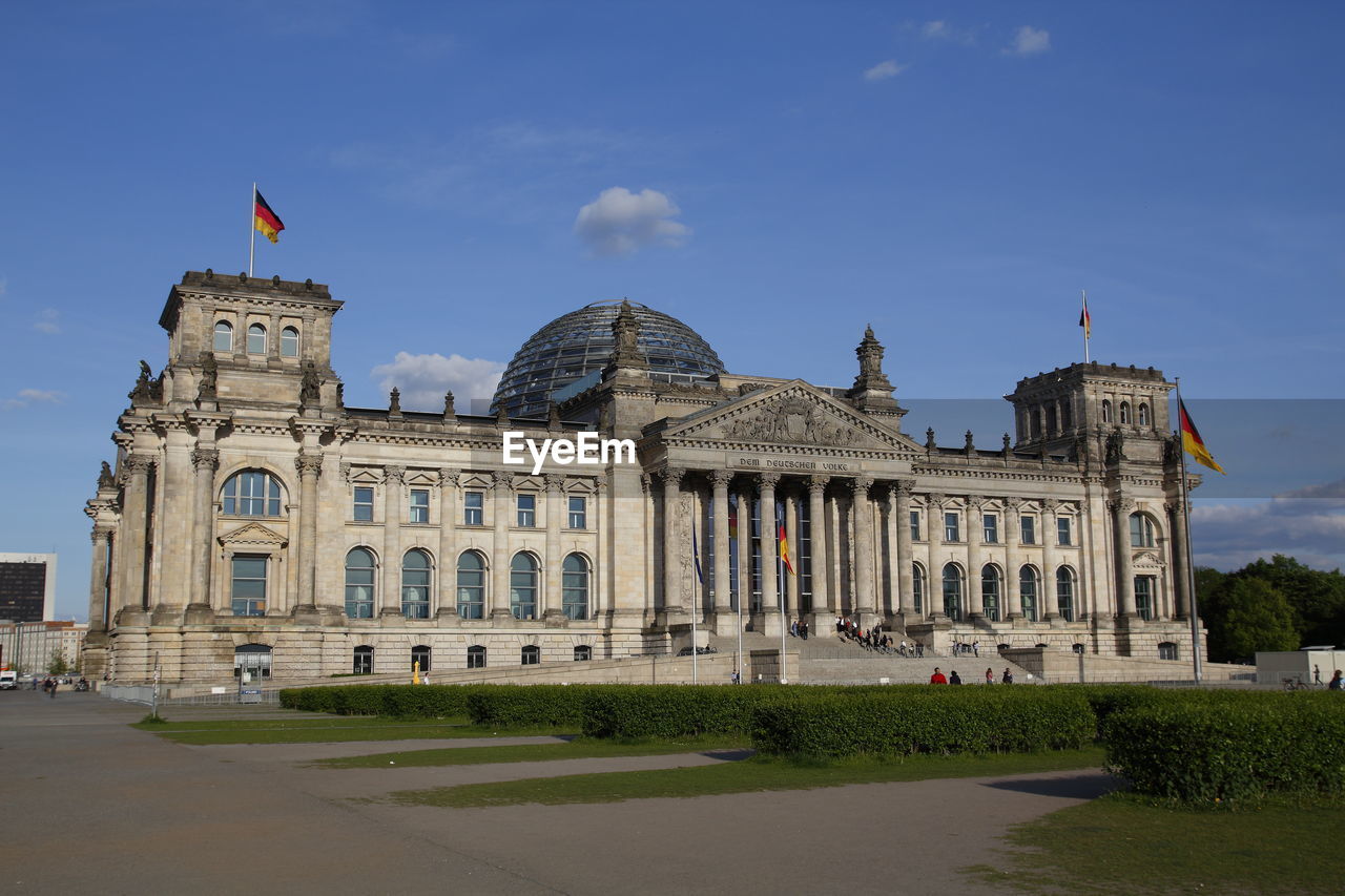 FACADE OF HISTORICAL BUILDING AGAINST SKY