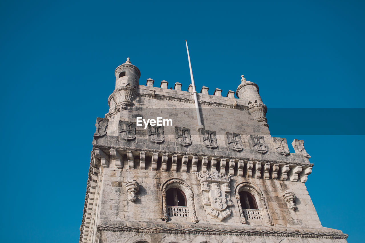 LOW ANGLE VIEW OF HISTORICAL BUILDING AGAINST SKY