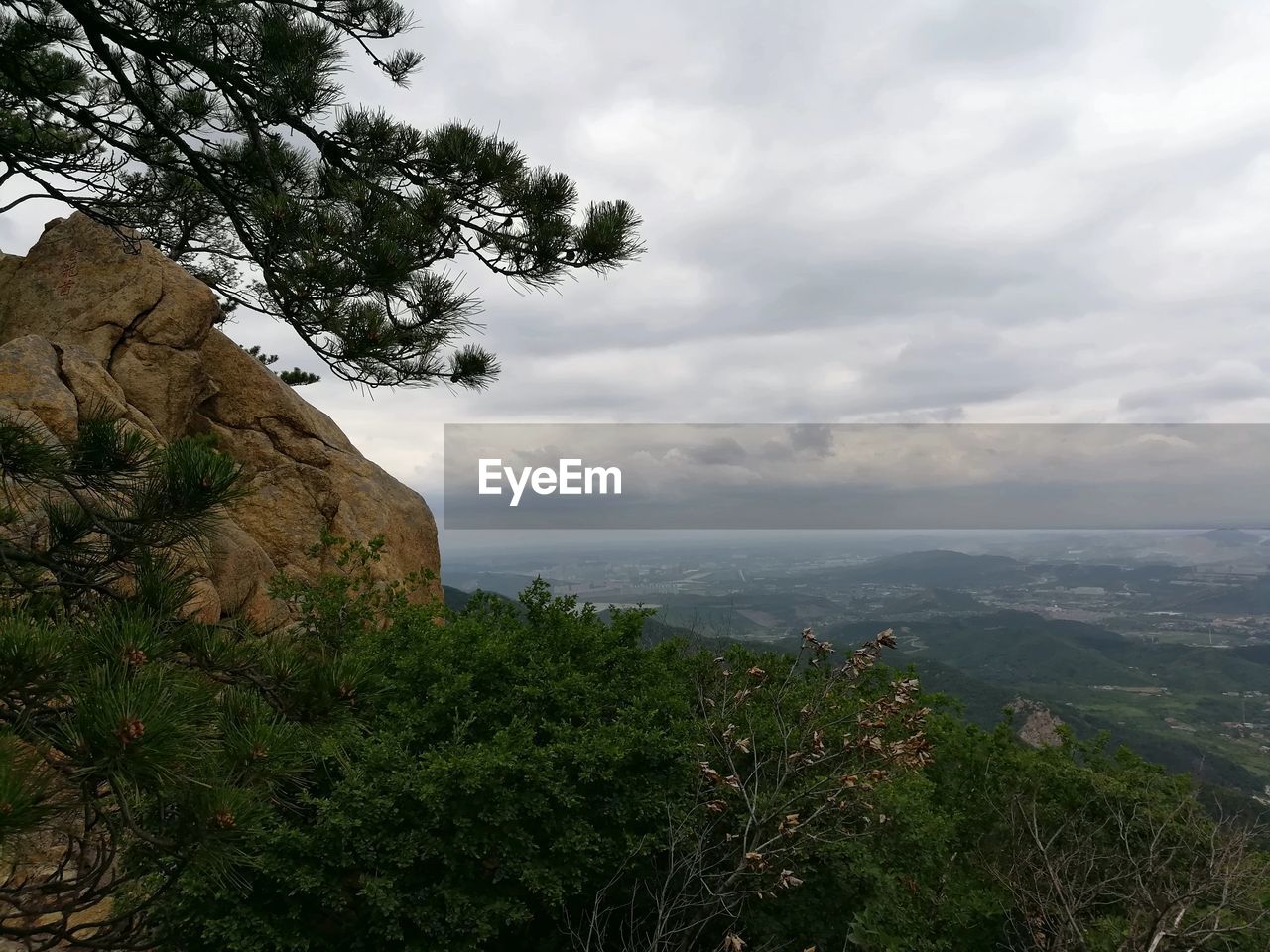 SCENIC VIEW OF MOUNTAIN AGAINST SKY