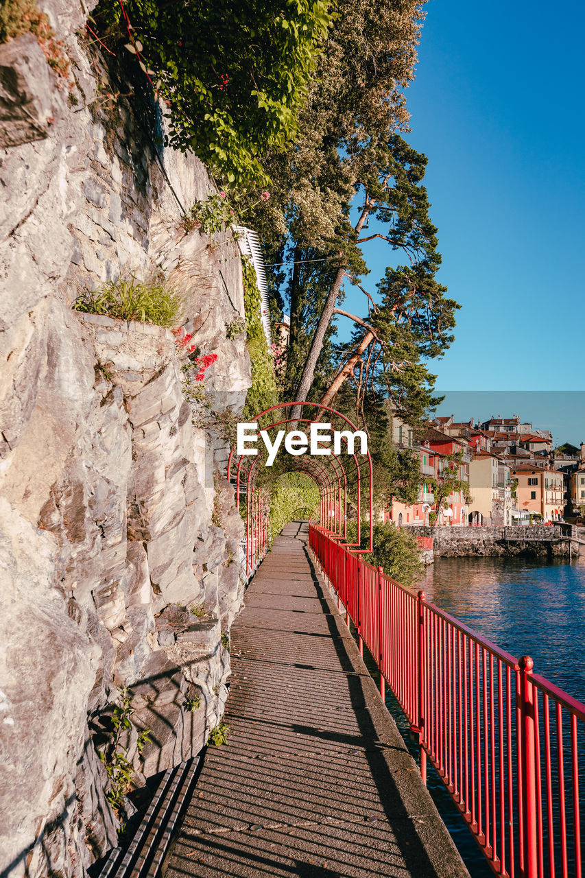 Varenna's pedestrian path, passeggiata degli innamorati, that runs along lake como