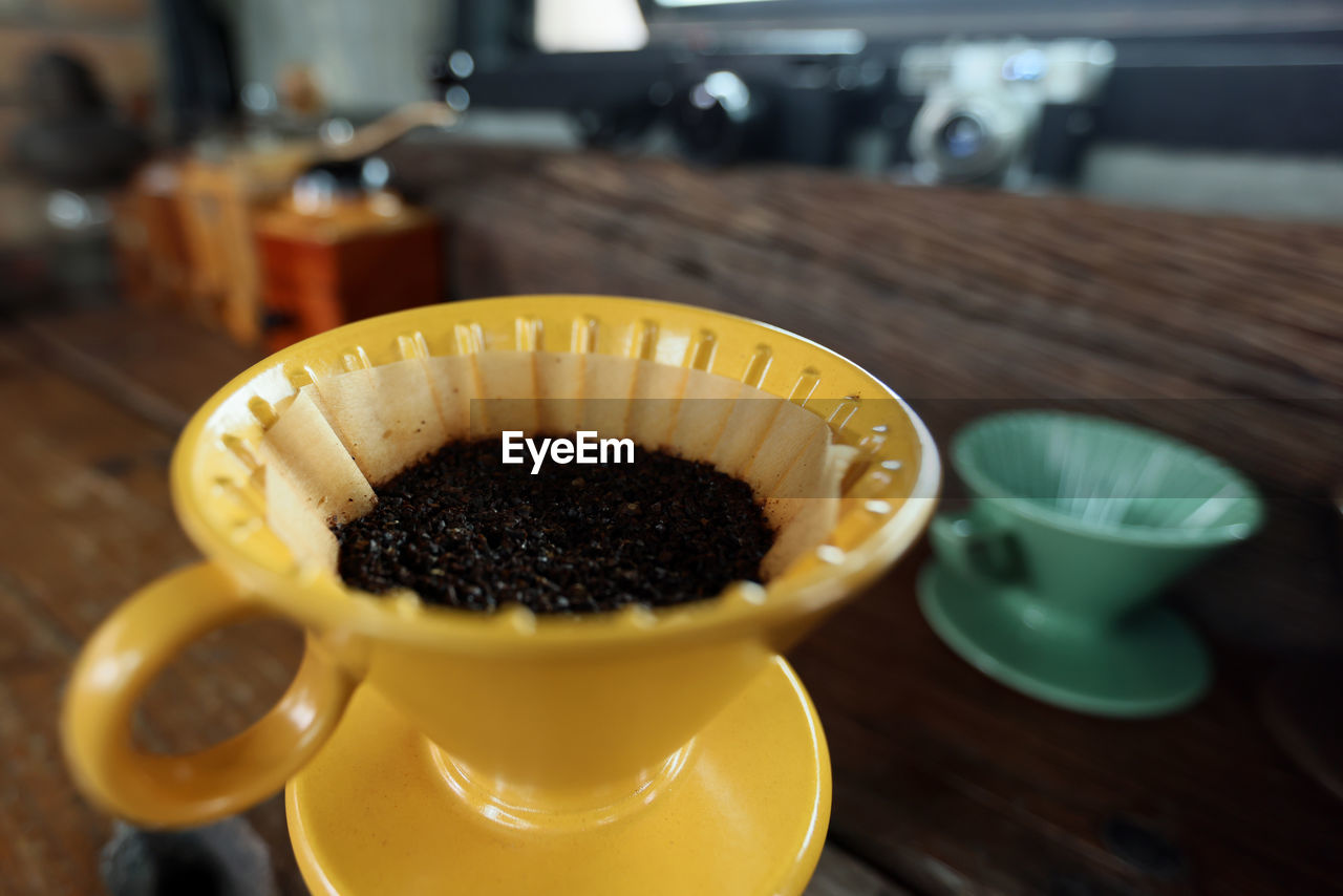 CLOSE-UP OF CUP OF COFFEE