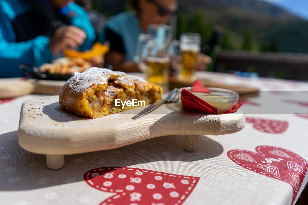 Strudel at u-wald alm 2042m in south tyrol - italy