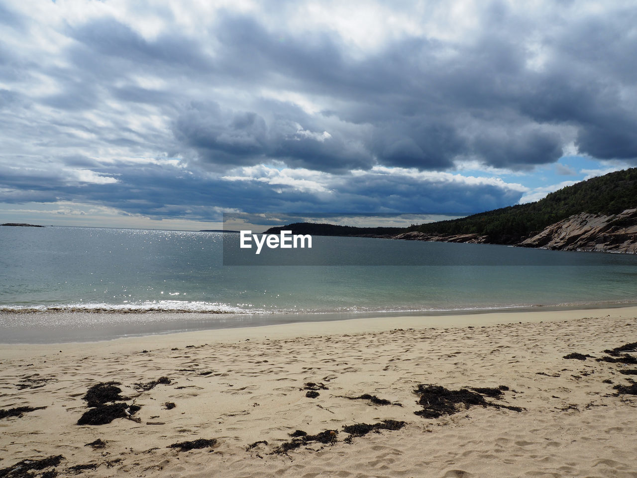 SCENIC VIEW OF BEACH AND SEA AGAINST SKY