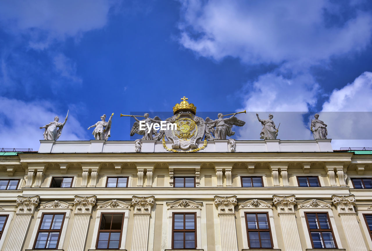 LOW ANGLE VIEW OF BUILDING AGAINST SKY