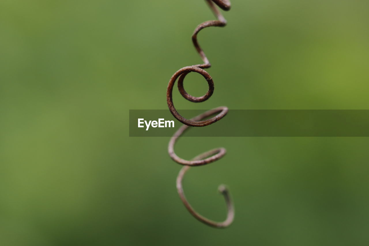 CLOSE-UP OF RUSTY METAL