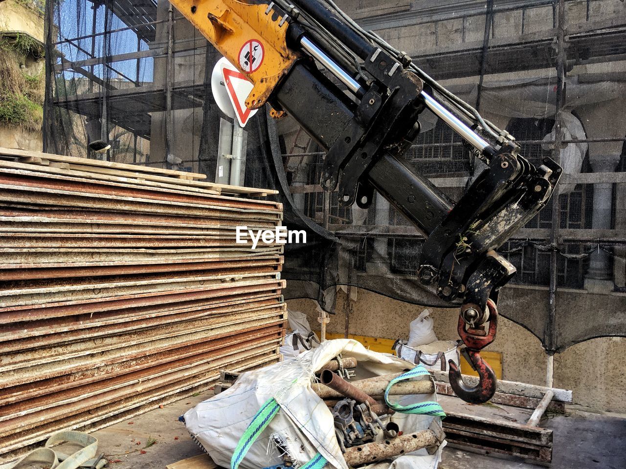 HIGH ANGLE VIEW OF CONSTRUCTION SITE AT INDUSTRY