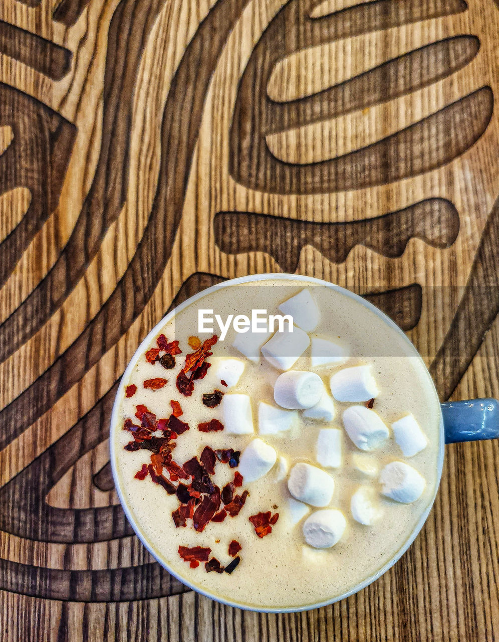 HIGH ANGLE VIEW OF BREAKFAST ON TABLE AGAINST WALL