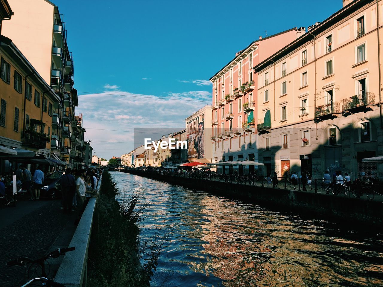 VIEW OF BUILDINGS AT WATERFRONT