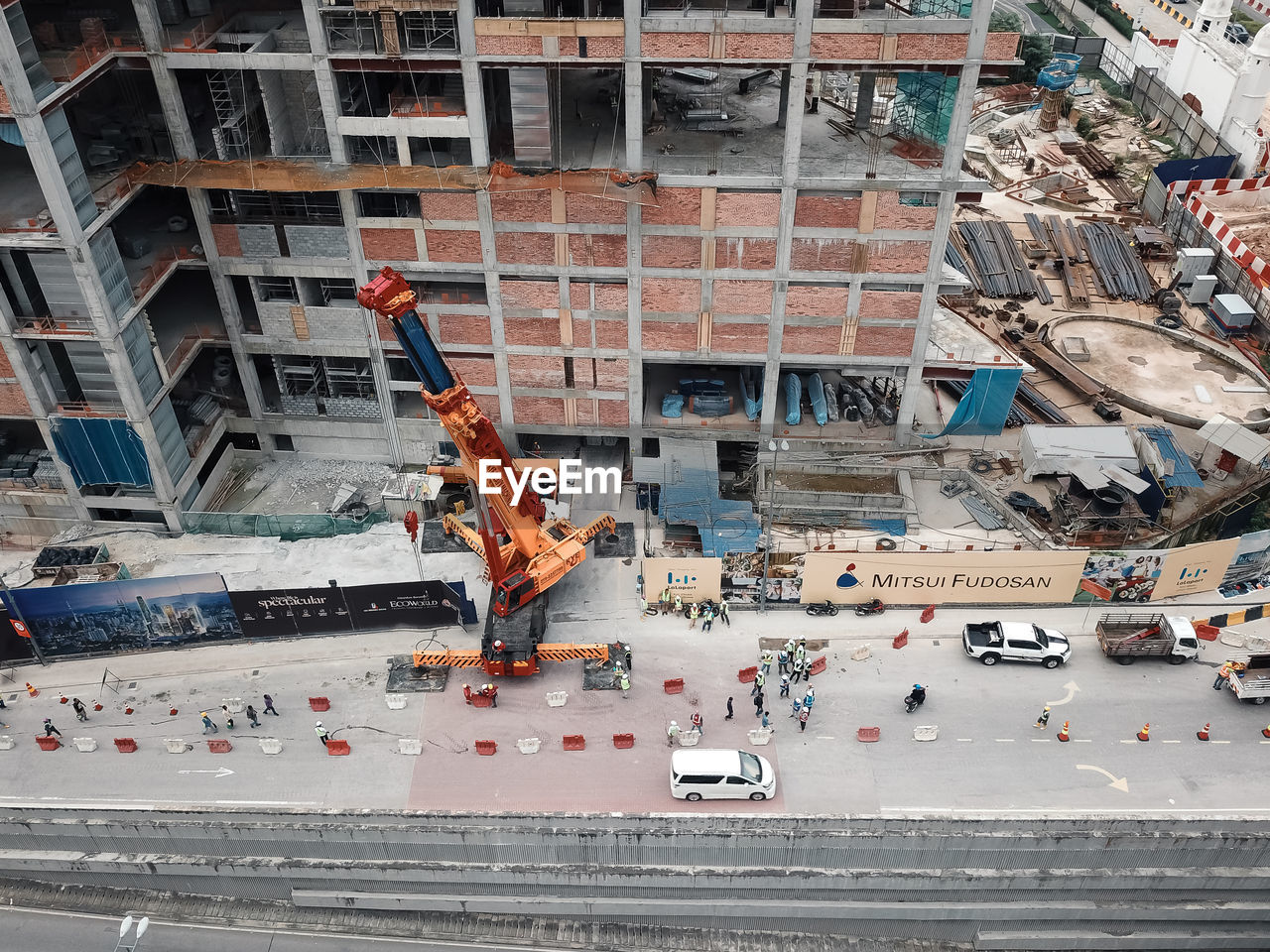 HIGH ANGLE VIEW OF CONSTRUCTION SITE