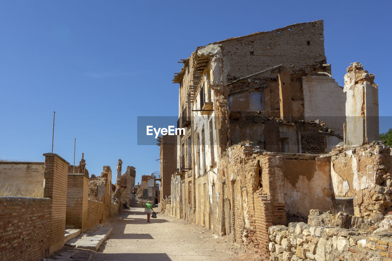 OLD BUILDINGS IN CITY