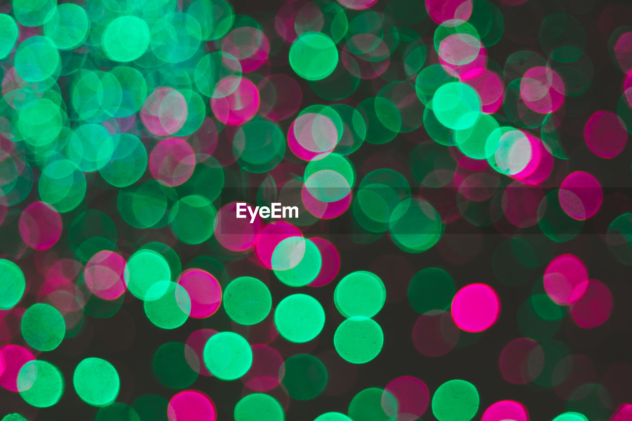 FULL FRAME SHOT OF MULTI COLORED LIGHTS