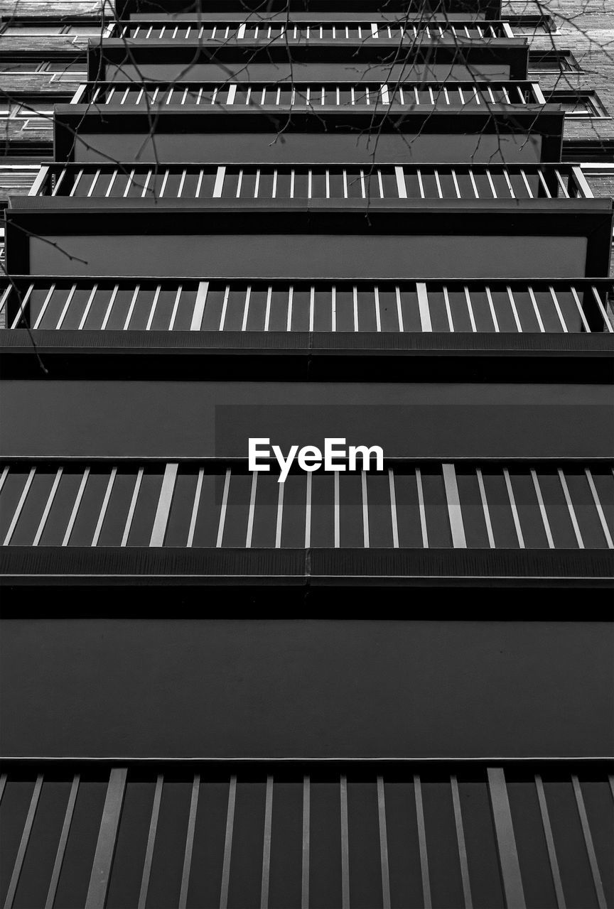 piano, pattern, no people, architecture, black and white, musical instrument, built structure, monochrome, in a row, repetition, keyboard, full frame, musical keyboard, indoors, electronic instrument, backgrounds, string instrument, high angle view, line, day, monochrome photography, electronic device, close-up, staircase