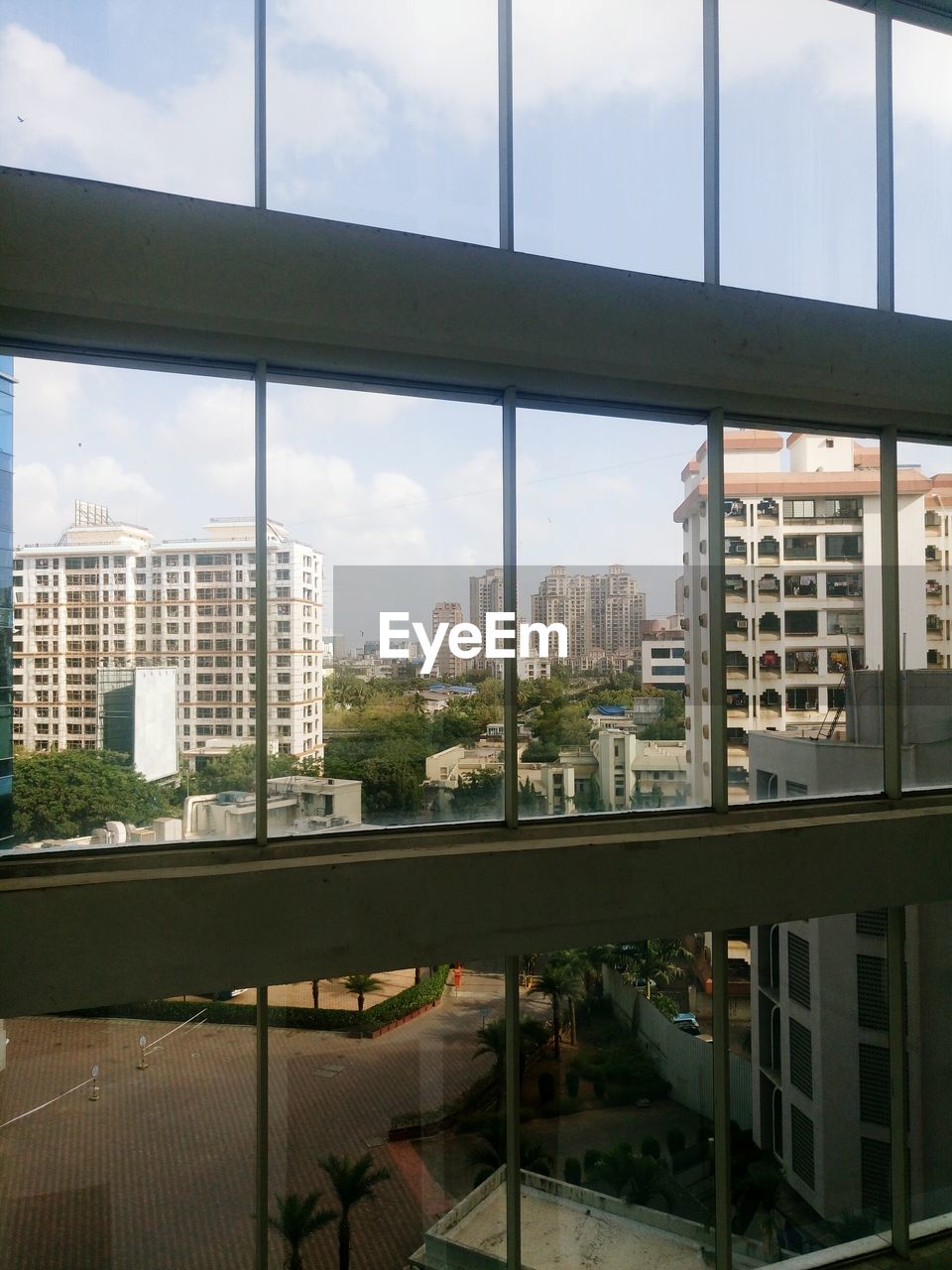 VIEW OF MODERN BUILDINGS IN CITY