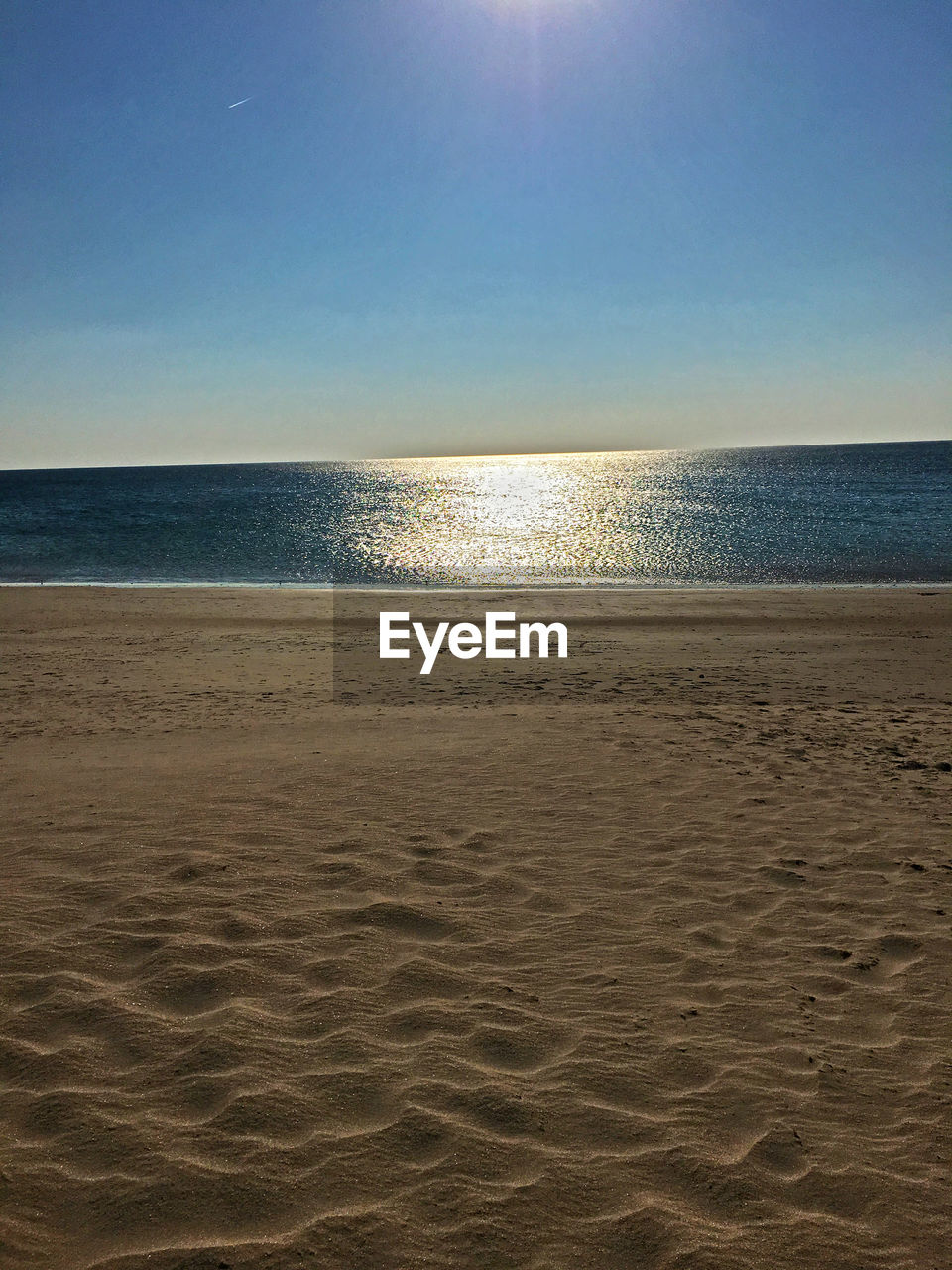 VIEW OF SEA AGAINST CLEAR SKY