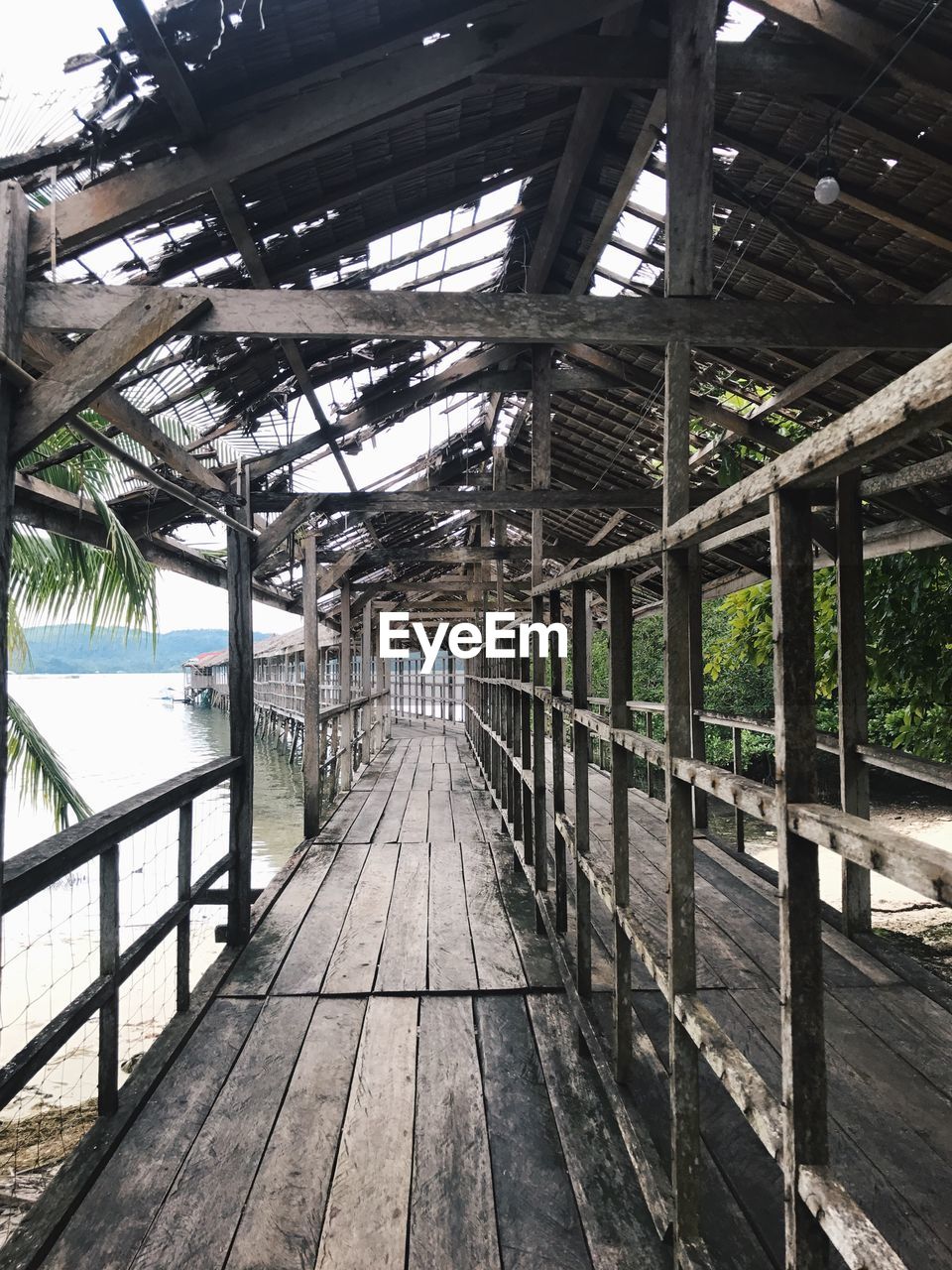 EMPTY WALKWAY