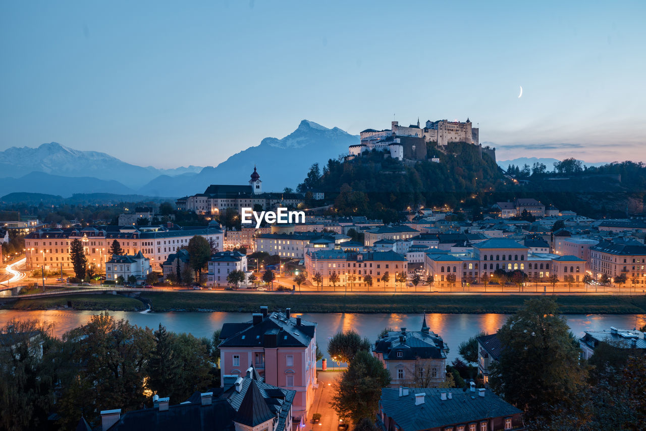 ILLUMINATED BUILDINGS IN CITY