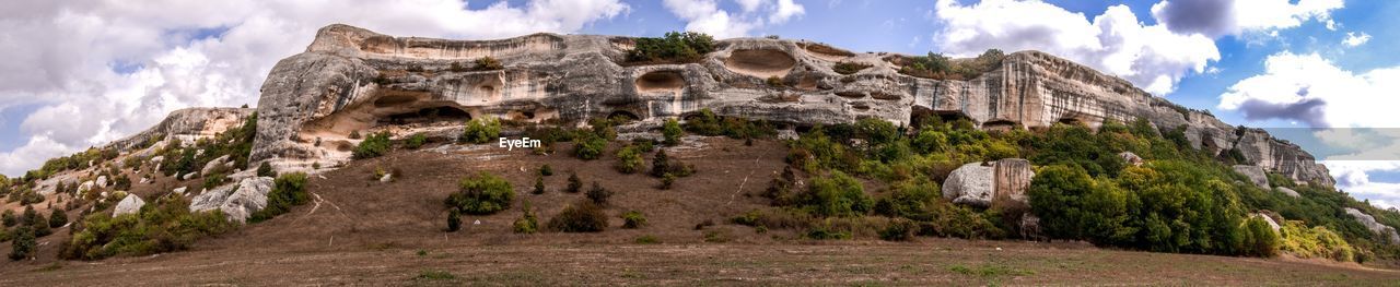 LOW ANGLE VIEW OF OLD RUINS