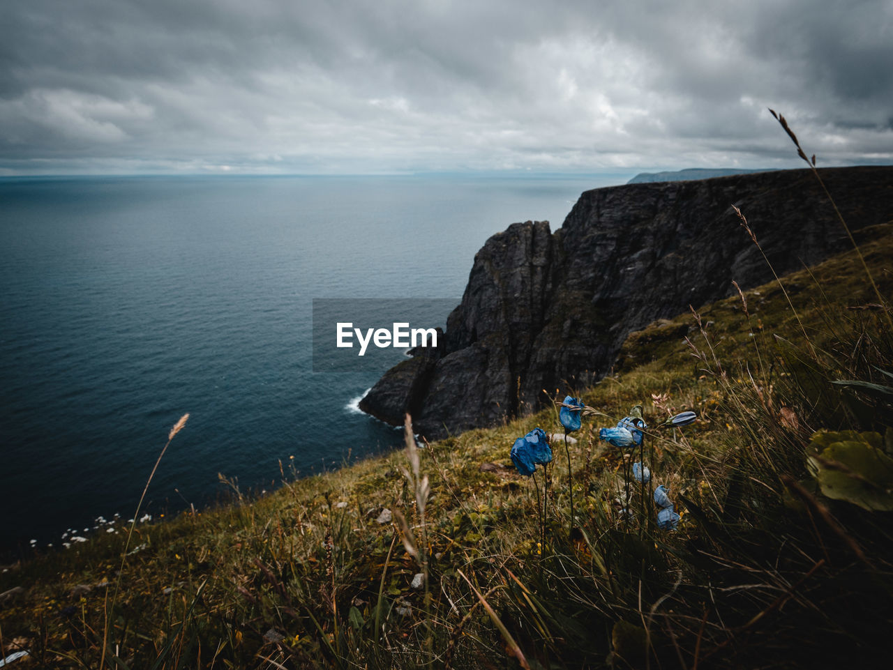 VIEW OF SEA AGAINST SKY