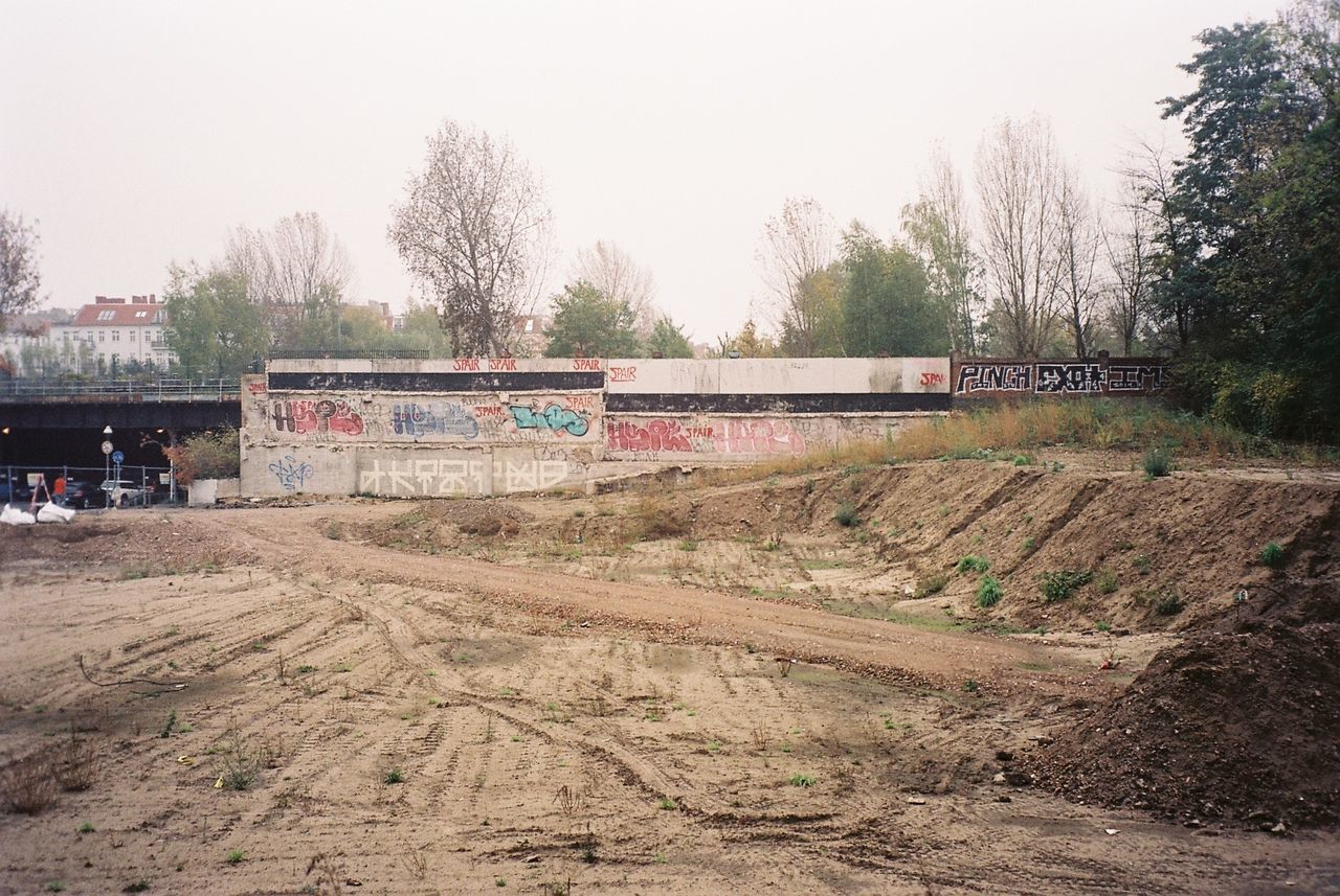 RAILROAD TRACK AGAINST SKY