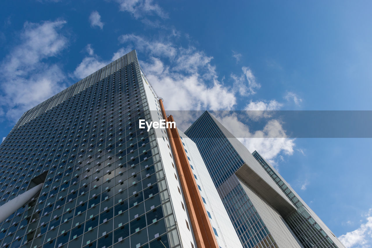 LOW ANGLE VIEW OF BUILDINGS AGAINST SKY