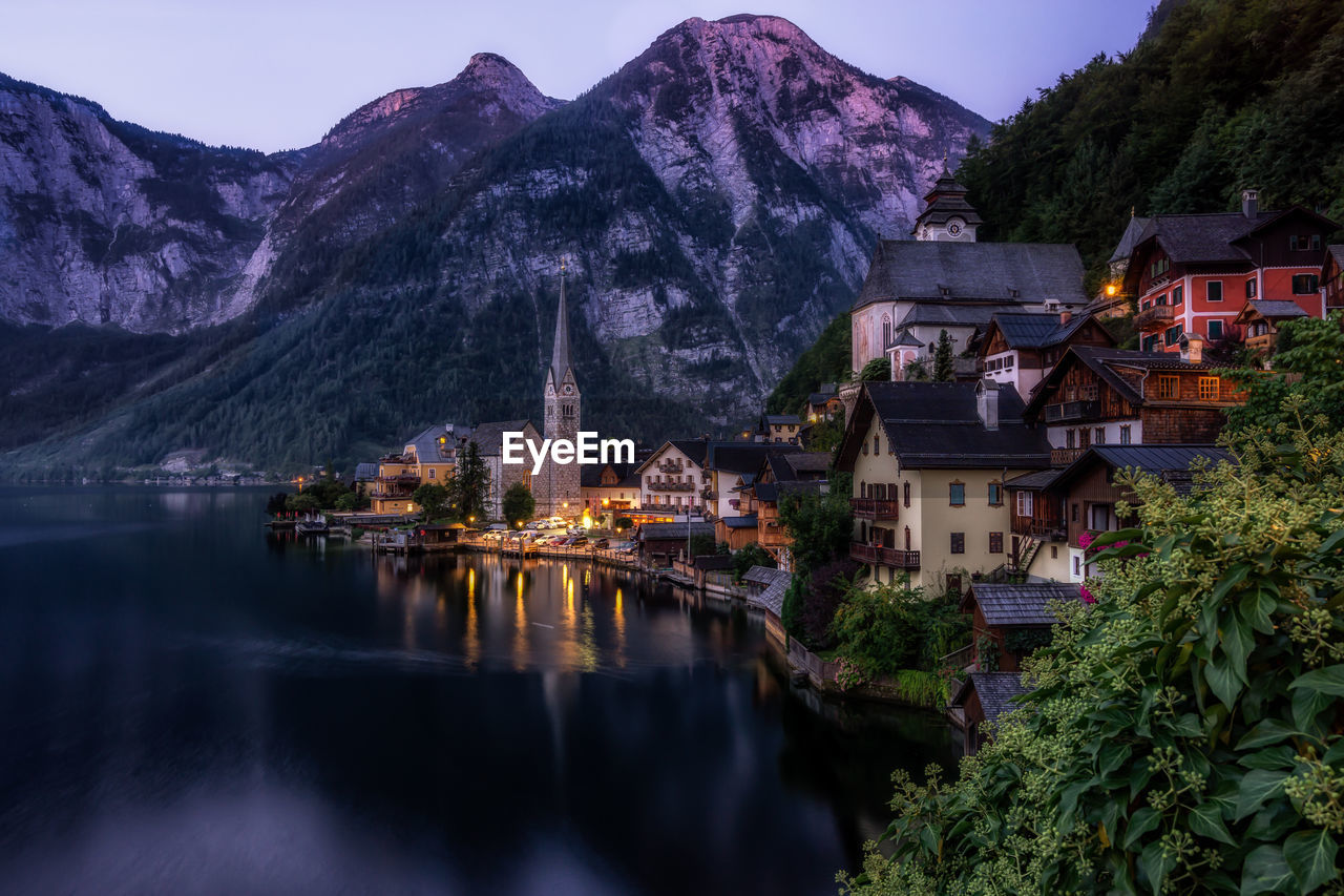 Morning light over the mountains surrounding lake hallstatt. hallstatt, austria.