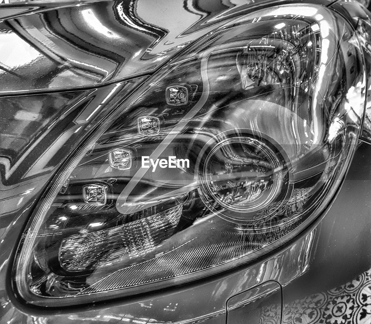 car, mode of transport, collector's car, old-fashioned, transportation, no people, land vehicle, close-up, indoors, day
