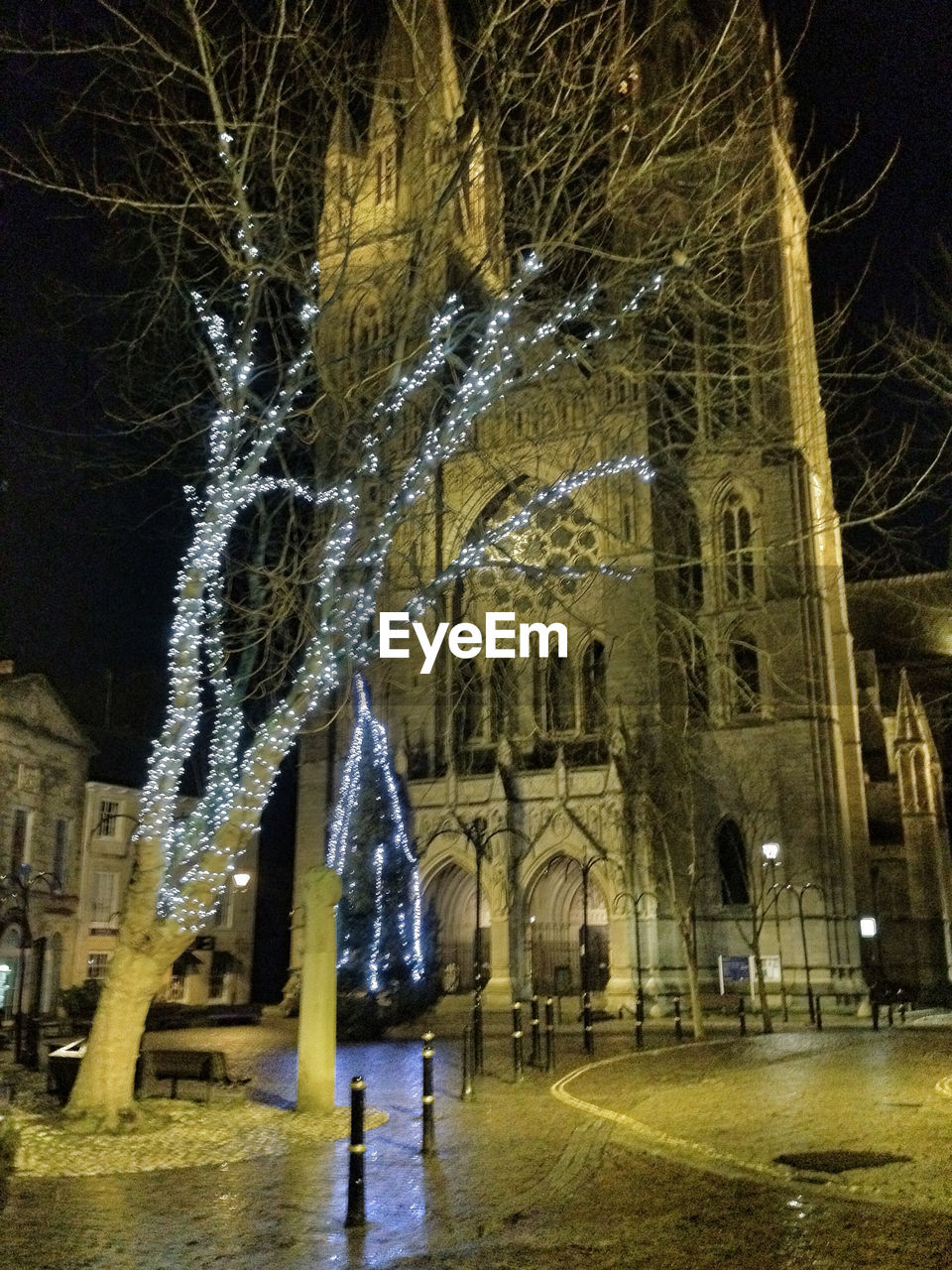 VIEW OF BUILT STRUCTURE AT NIGHT