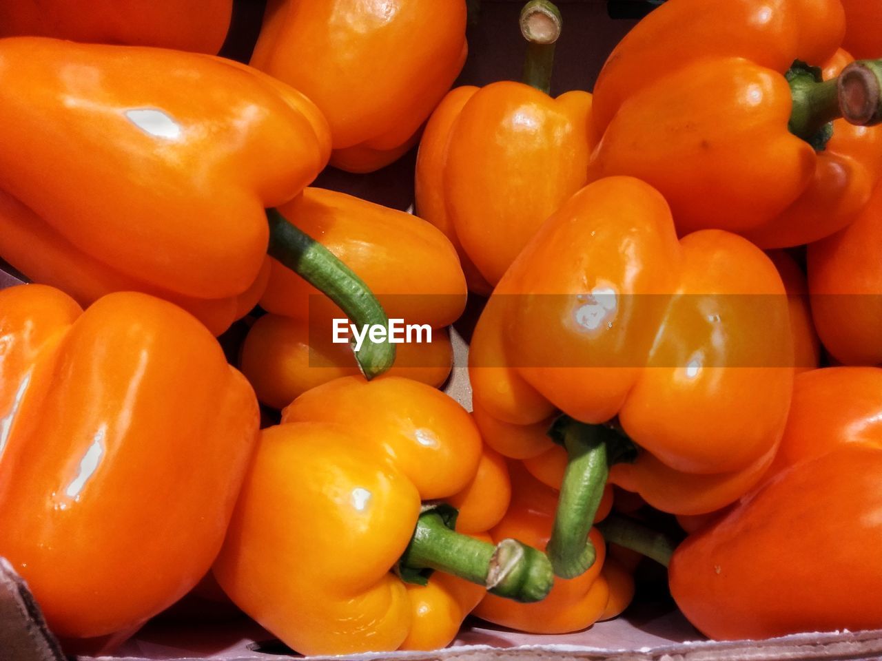 CLOSE-UP OF BELL PEPPERS FOR SALE AT MARKET