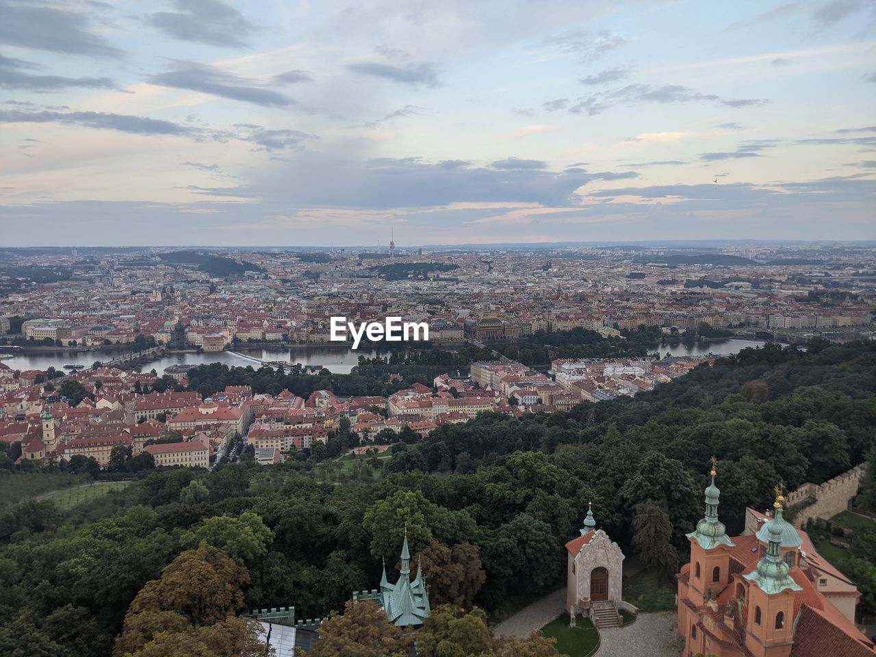 HIGH ANGLE VIEW OF CITY AGAINST SKY