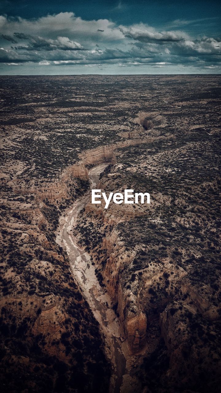 AERIAL VIEW OF SEA AGAINST SKY