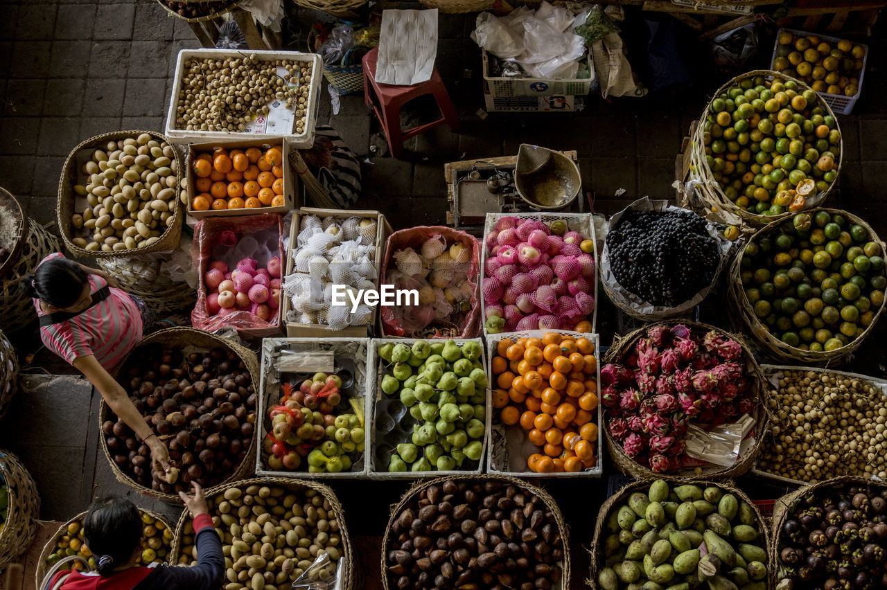 FRUITS FOR SALE IN MARKET STALL