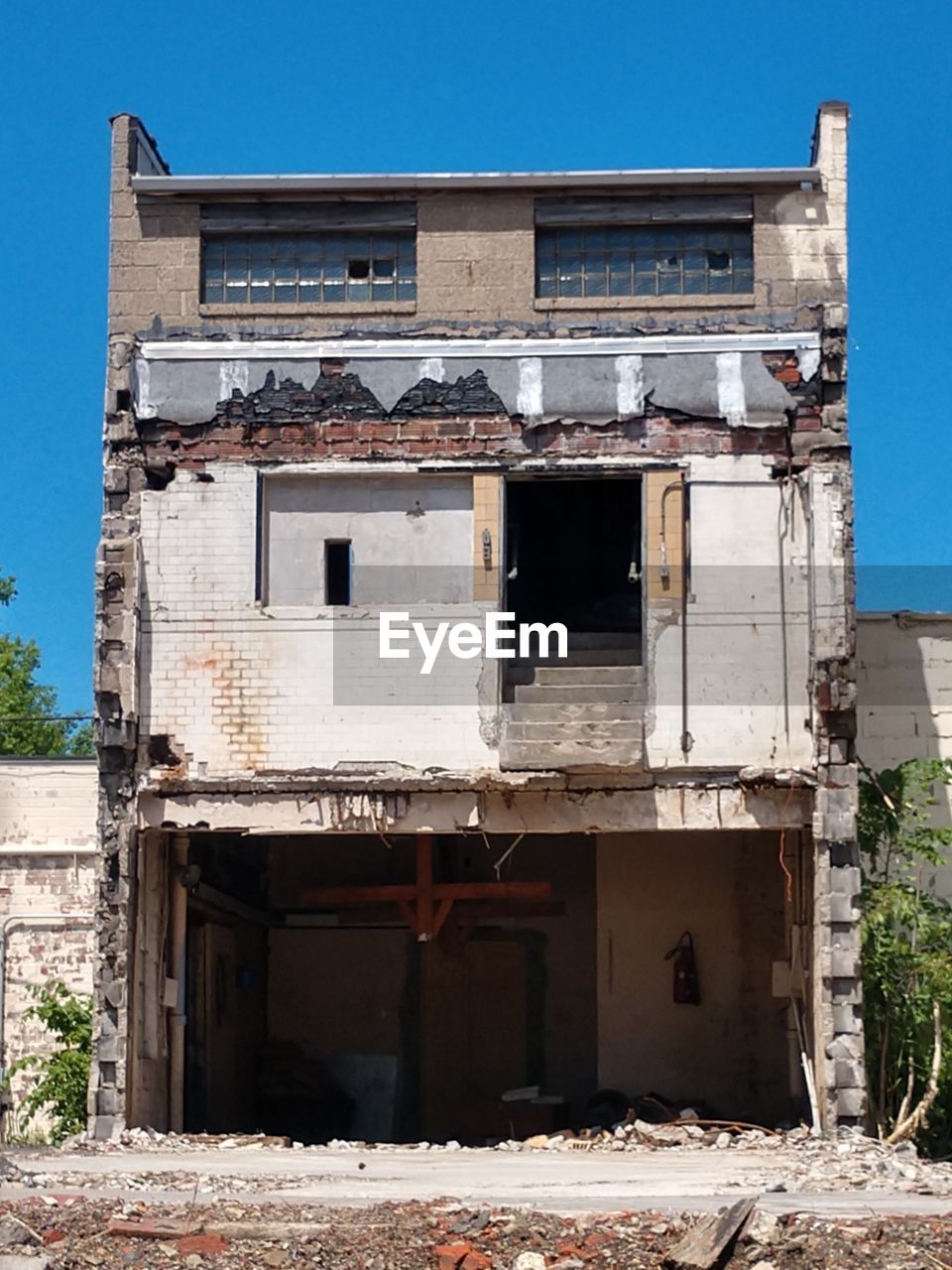 OLD BUILDING AGAINST SKY