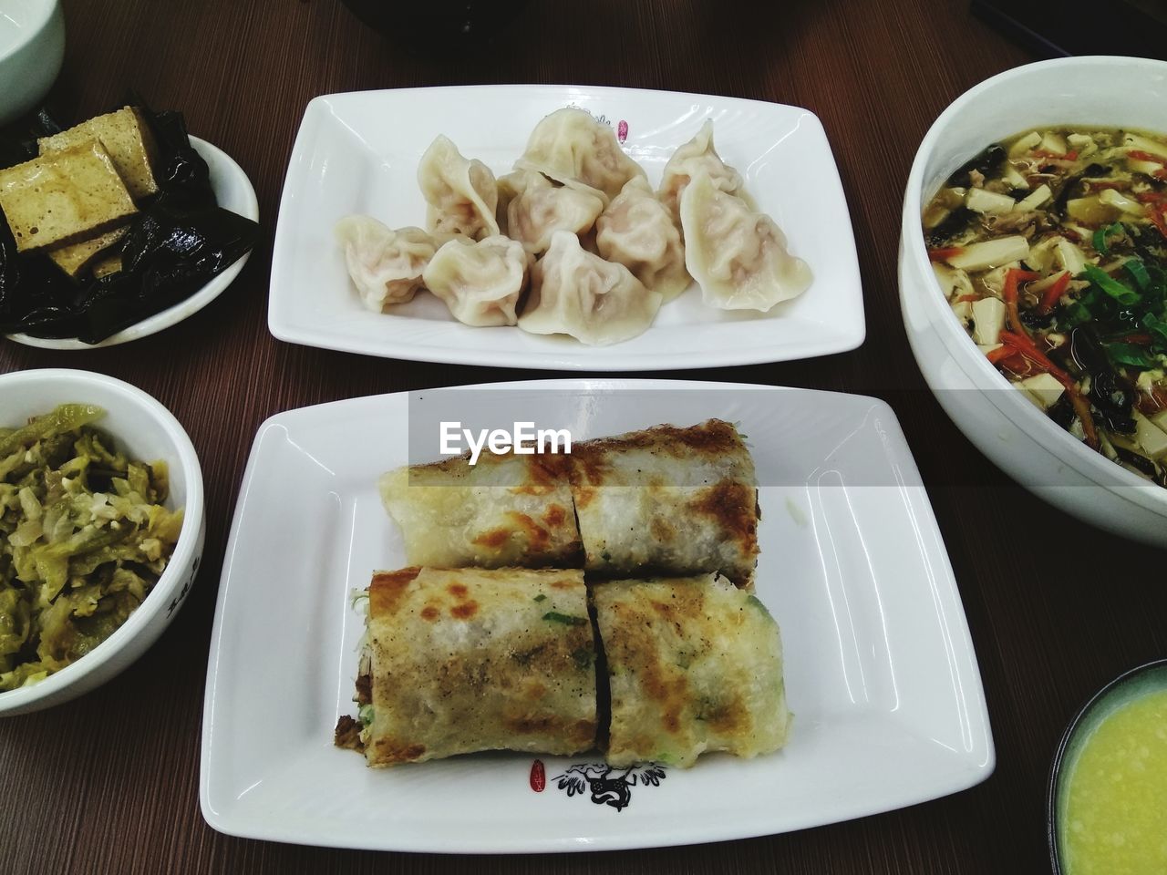 HIGH ANGLE VIEW OF FOOD SERVED ON TABLE