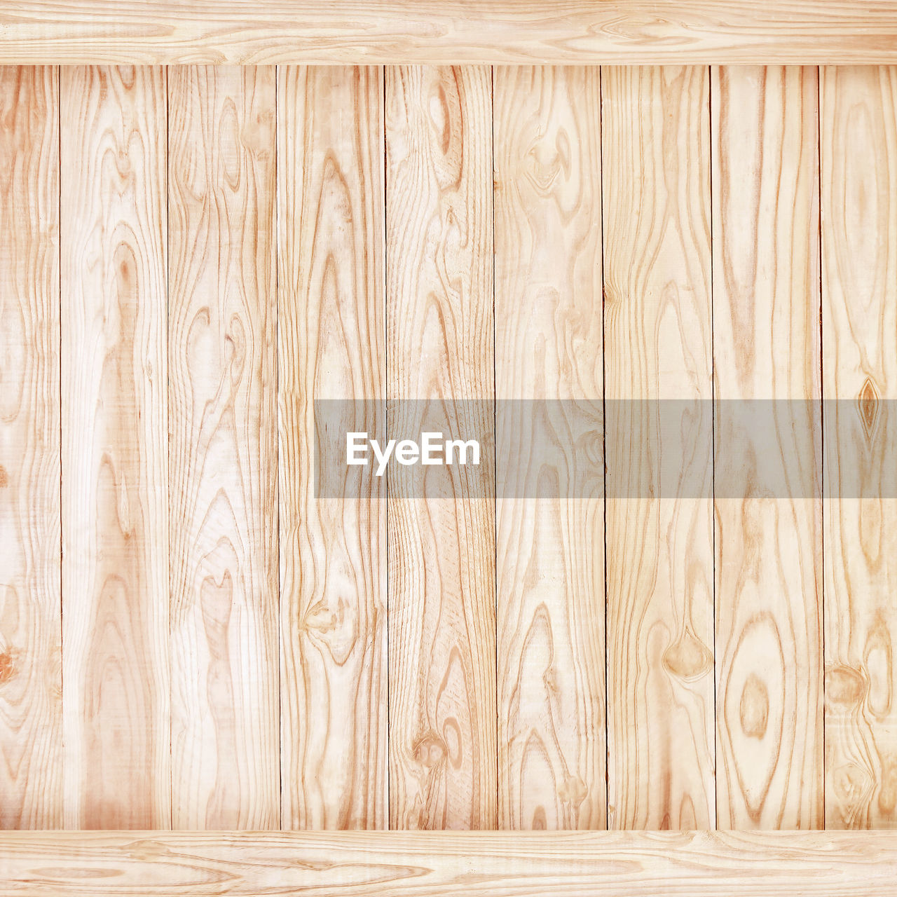 CLOSE-UP OF WOODEN FLOORING