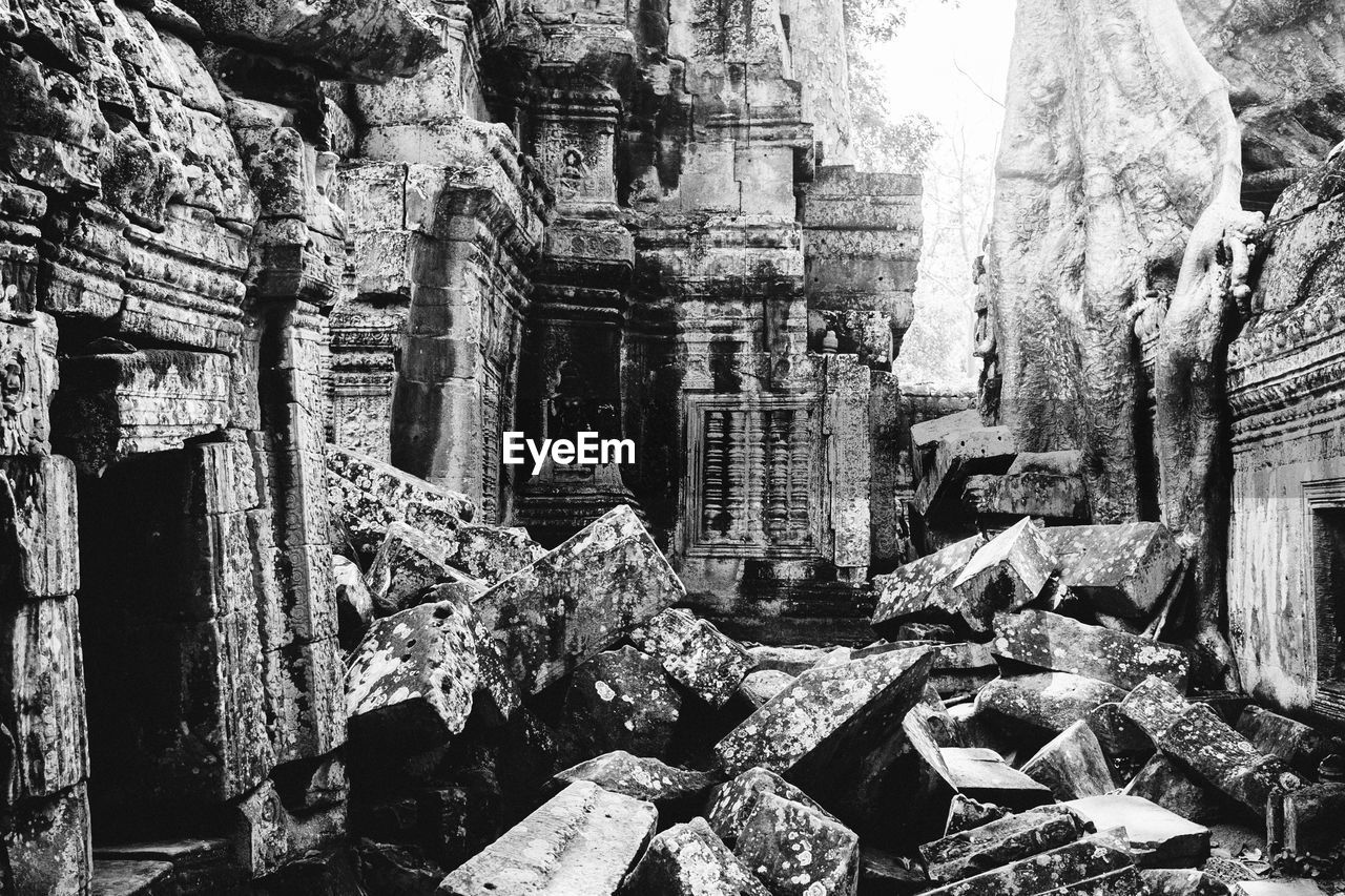 HIGH ANGLE VIEW OF TEMPLE