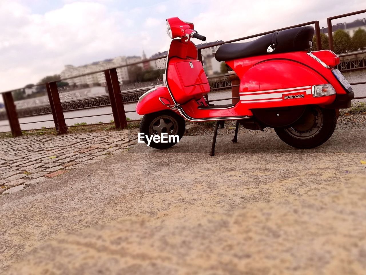 VINTAGE CAR ON ROAD