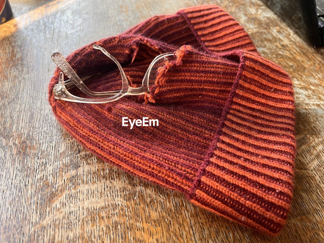 Broken hat, broken glass