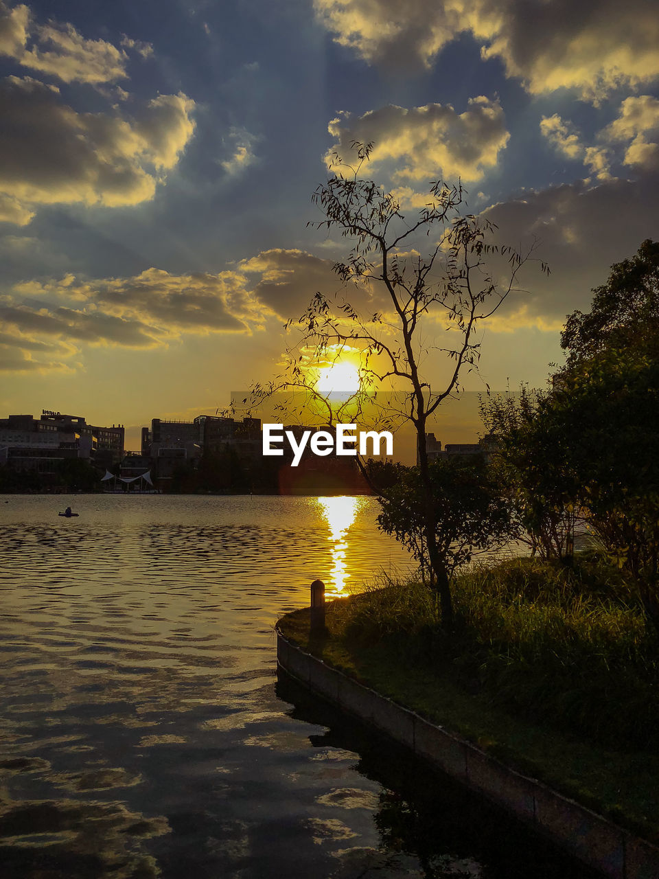 SCENIC VIEW OF RIVER BY TREES AGAINST SKY