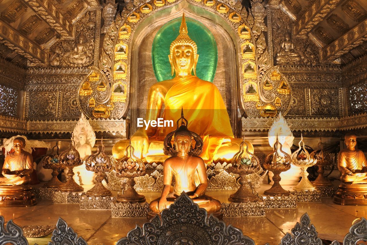 STATUE OF BUDDHA IN TEMPLE